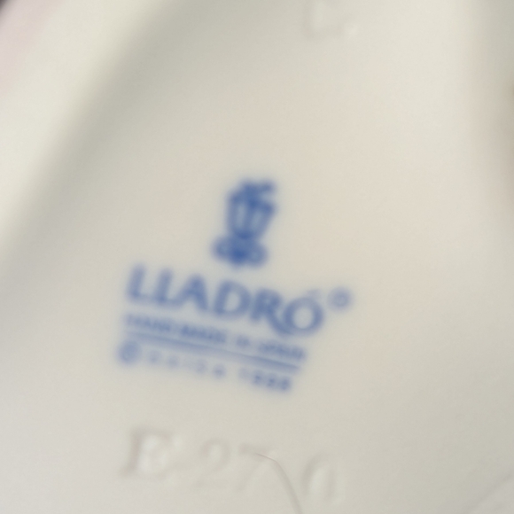 Lladro Cherub Angel Adagio with harp. 6628